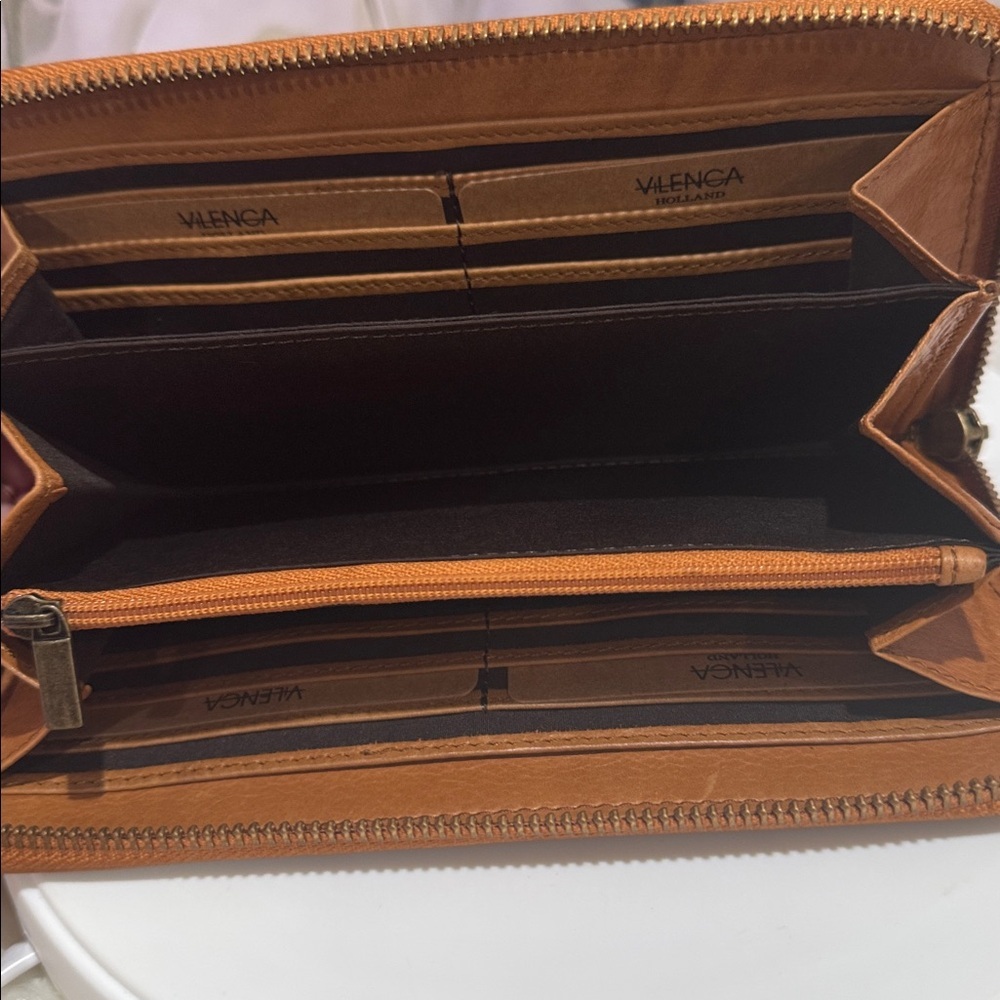 Vilenca Leather Wallet - Picture 3 of 8
